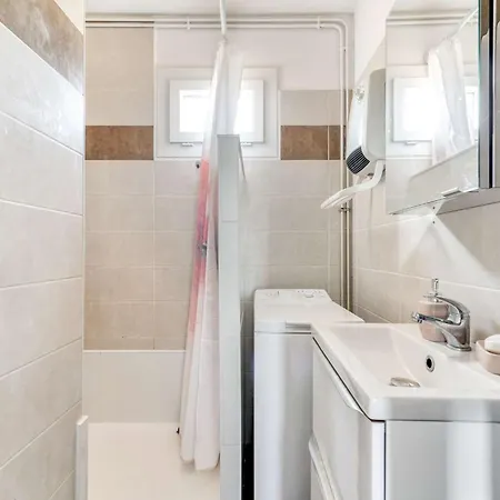 Sp000-017b 3 Pieces - Jusqu'a 5 Personnes - Pierre La Apartment *