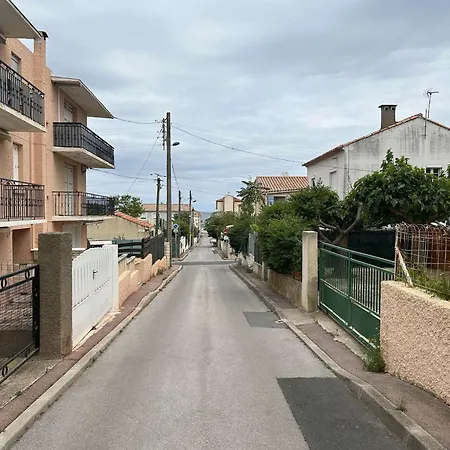 Sp000-017b 3 Pieces - Jusqu'a 5 Personnes - Pierre La * Saint-Pierre-la-Mer (Aude)