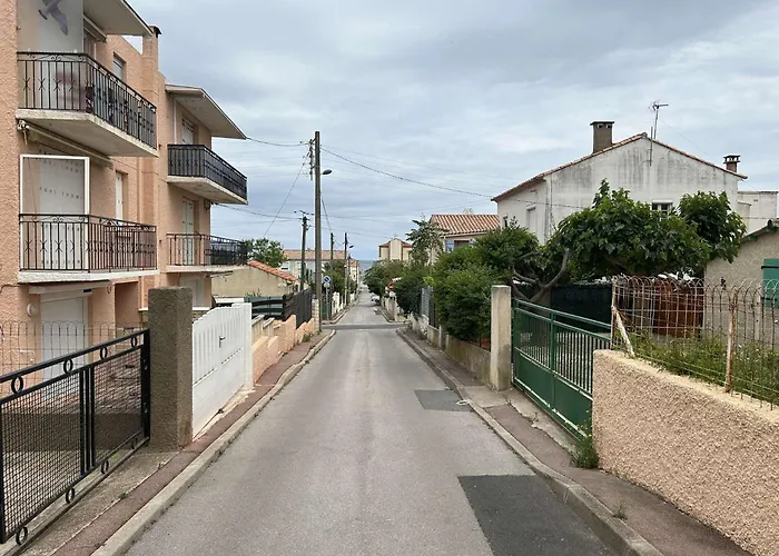 Sp000-017b 3 Pieces - Jusqu'a 5 Personnes - Pierre La * Saint-Pierre-la-Mer (Aude)